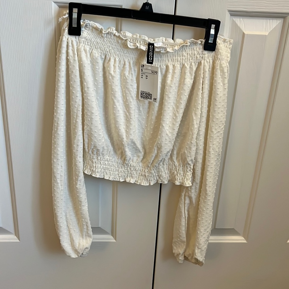 H&M cream off the shoulder top, size XS, never worn